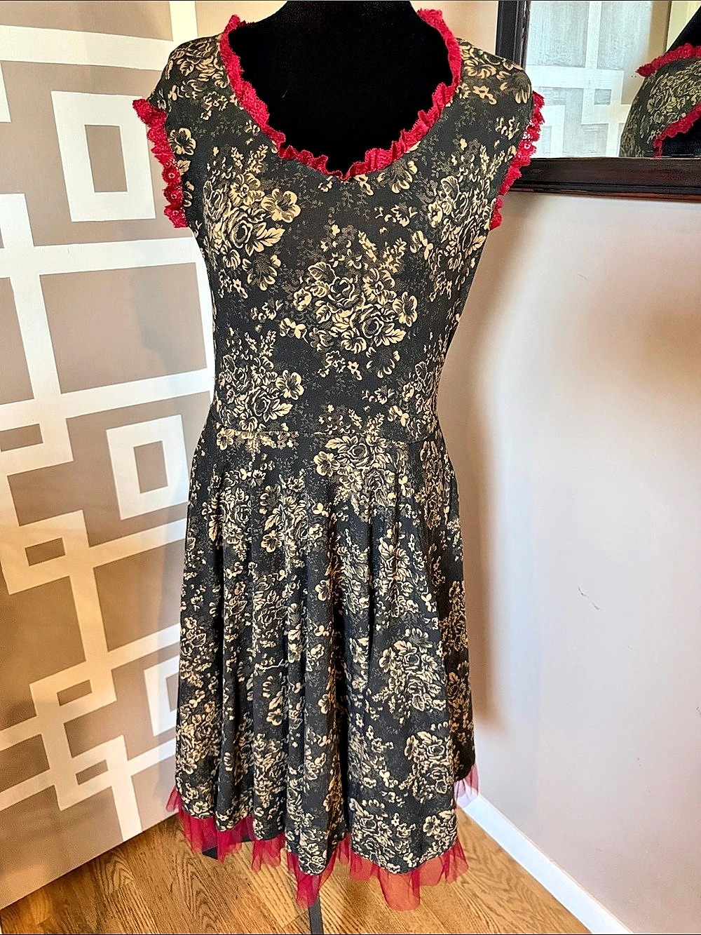 Effie’s Heart NWOT Black Gold Floral A-Line Dress Red Tulle Ruffle Trim Sz M